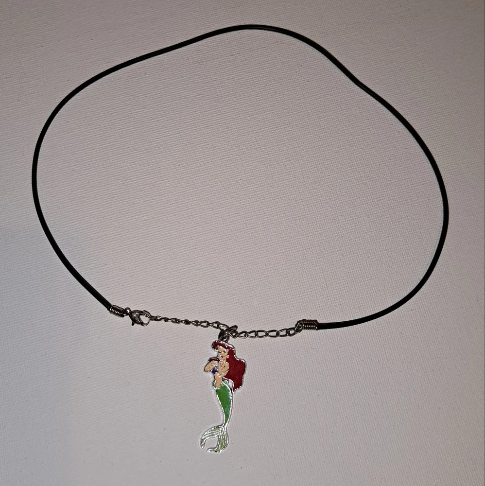 4/$15 🌻 Disney Ariel Little Mermaid Charm Necklace